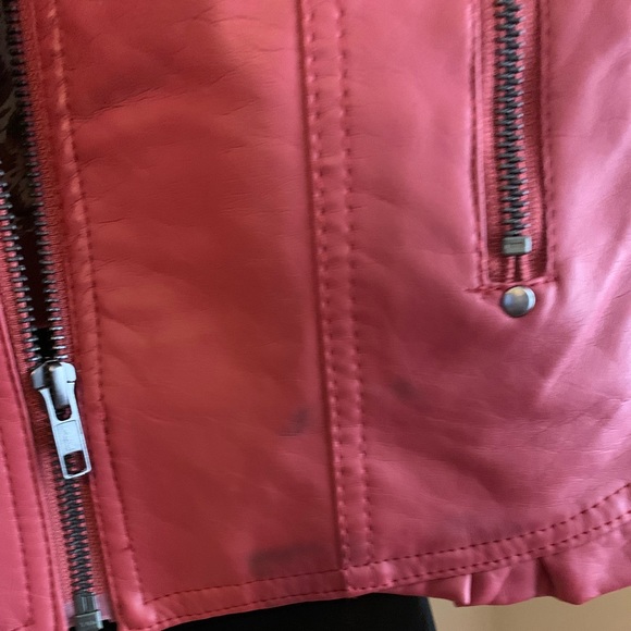 Red leather jacket - Picture 5 of 8